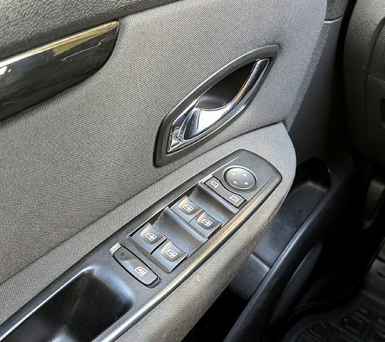 Белый Рено Гранд Сценик, объемом двигателя 1.5 л и пробегом 0 тыс. км за 7700 $, фото 10 на Automoto.ua