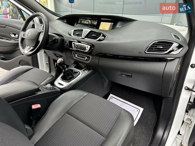 Белый Рено Гранд Сценик, объемом двигателя 1.6 л и пробегом 207 тыс. км за 9450 $, фото 93 на Automoto.ua