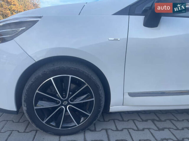 Белый Рено Гранд Сценик, объемом двигателя 1.6 л и пробегом 228 тыс. км за 7900 $, фото 6 на Automoto.ua