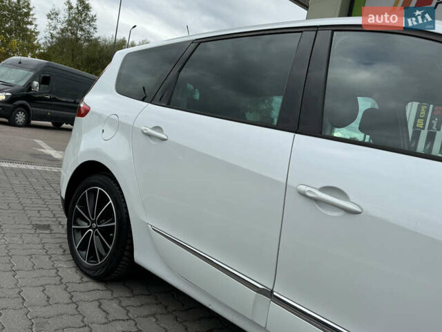 Белый Рено Гранд Сценик, объемом двигателя 1.6 л и пробегом 207 тыс. км за 9450 $, фото 18 на Automoto.ua