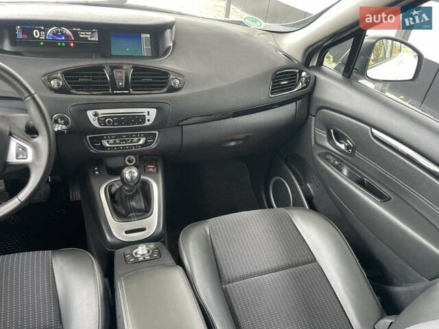 Білий Рено Гранд Сценік, об'ємом двигуна 1.5 л та пробігом 206 тис. км за 9700 $, фото 32 на Automoto.ua