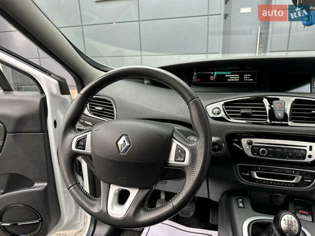 Белый Рено Гранд Сценик, объемом двигателя 1.6 л и пробегом 207 тыс. км за 9450 $, фото 71 на Automoto.ua