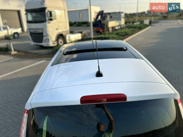 Білий Рено Гранд Сценік, об'ємом двигуна 1.6 л та пробігом 305 тис. км за 8999 $, фото 9 на Automoto.ua