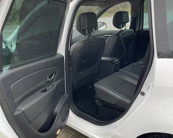 Белый Рено Гранд Сценик, объемом двигателя 1.6 л и пробегом 220 тыс. км за 9350 $, фото 12 на Automoto.ua