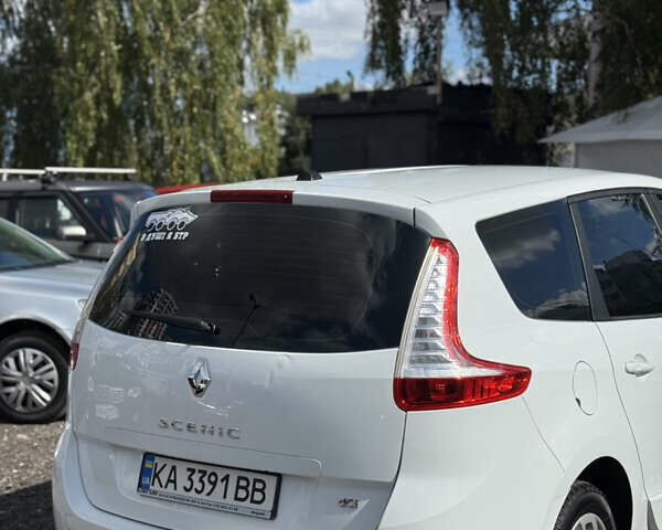 Білий Рено Гранд Сценік, об'ємом двигуна 1.6 л та пробігом 293 тис. км за 8400 $, фото 10 на Automoto.ua
