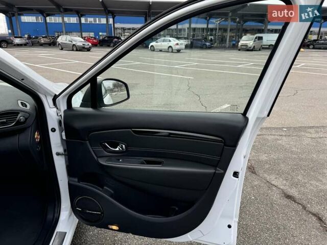 Белый Рено Гранд Сценик, объемом двигателя 1.5 л и пробегом 205 тыс. км за 10950 $, фото 26 на Automoto.ua