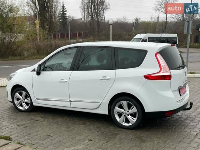Белый Рено Гранд Сценик, объемом двигателя 1.6 л и пробегом 220 тыс. км за 9350 $, фото 3 на Automoto.ua