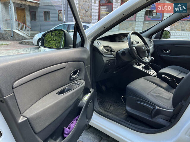 Білий Рено Гранд Сценік, об'ємом двигуна 1.5 л та пробігом 250 тис. км за 7500 $, фото 22 на Automoto.ua