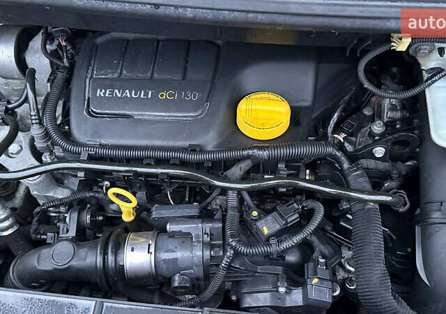 Белый Рено Гранд Сценик, объемом двигателя 1.6 л и пробегом 182 тыс. км за 9000 $, фото 8 на Automoto.ua