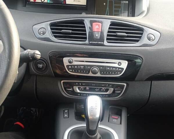 Білий Рено Гранд Сценік, об'ємом двигуна 1.5 л та пробігом 242 тис. км за 8250 $, фото 16 на Automoto.ua