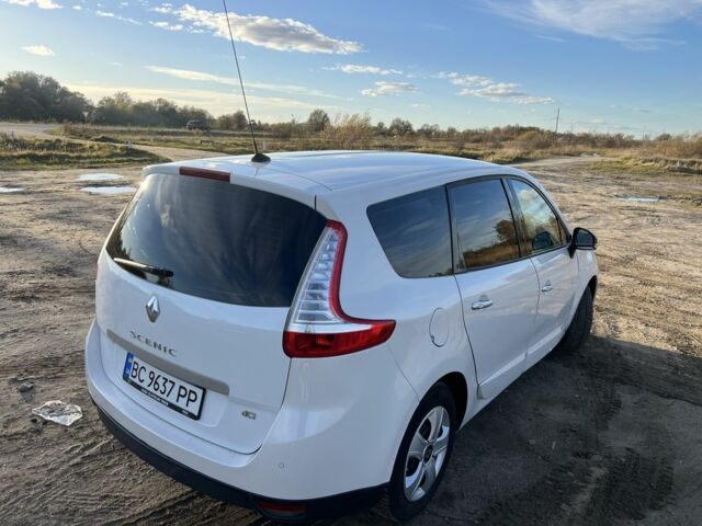 Білий Рено Гранд Сценік, об'ємом двигуна 1.6 л та пробігом 269 тис. км за 5700 $, фото 1 на Automoto.ua