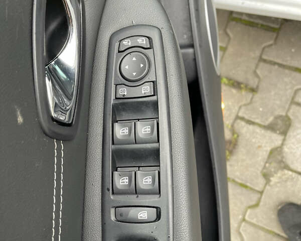 Белый Рено Гранд Сценик, объемом двигателя 1.6 л и пробегом 220 тыс. км за 9350 $, фото 19 на Automoto.ua