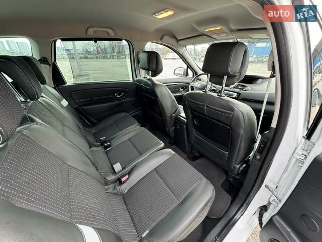 Белый Рено Гранд Сценик, объемом двигателя 1.5 л и пробегом 205 тыс. км за 10950 $, фото 25 на Automoto.ua