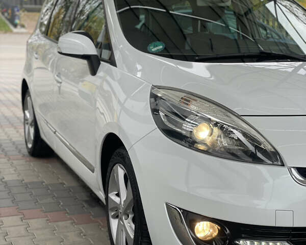Білий Рено Гранд Сценік, об'ємом двигуна 1.5 л та пробігом 206 тис. км за 9700 $, фото 5 на Automoto.ua