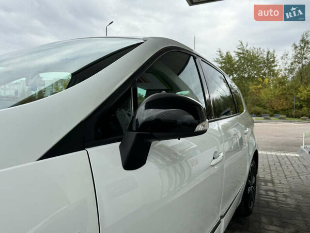 Белый Рено Гранд Сценик, объемом двигателя 1.6 л и пробегом 207 тыс. км за 9450 $, фото 31 на Automoto.ua