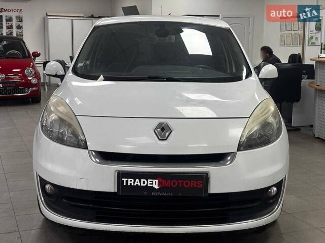 Білий Рено Гранд Сценік, об'ємом двигуна 1.46 л та пробігом 291 тис. км за 7790 $, фото 3 на Automoto.ua