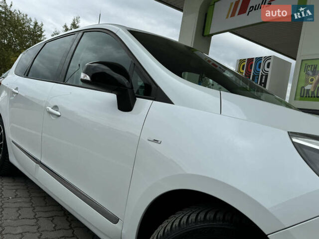 Белый Рено Гранд Сценик, объемом двигателя 1.6 л и пробегом 207 тыс. км за 9450 $, фото 9 на Automoto.ua