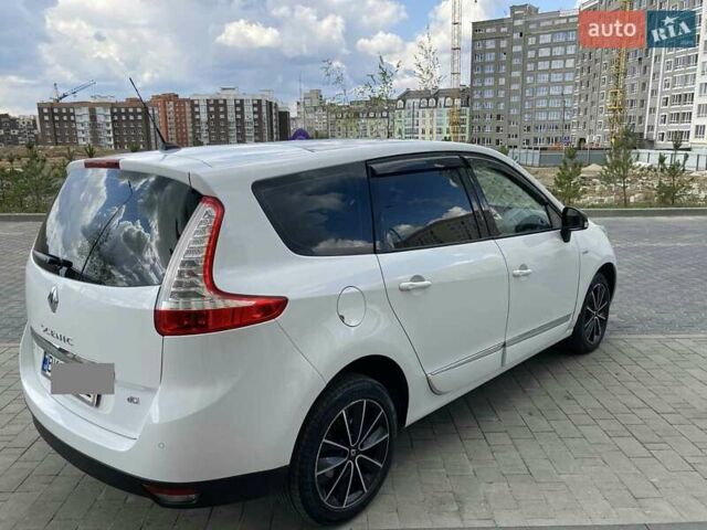 Белый Рено Гранд Сценик, объемом двигателя 1.5 л и пробегом 162 тыс. км за 10000 $, фото 5 на Automoto.ua