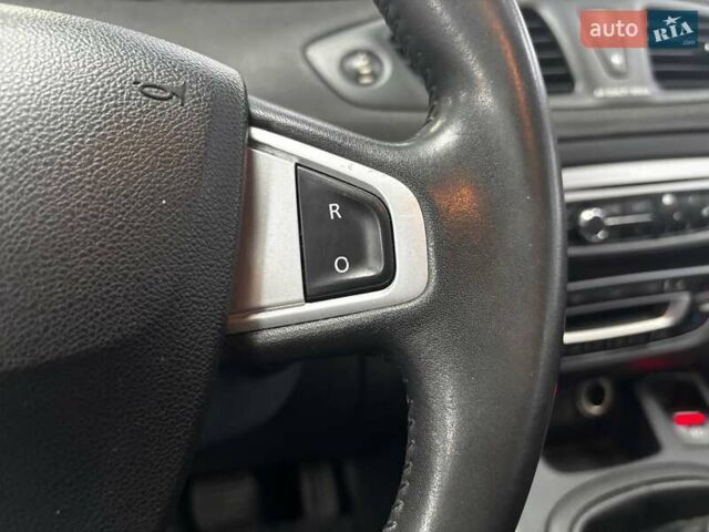 Білий Рено Гранд Сценік, об'ємом двигуна 1.46 л та пробігом 291 тис. км за 7790 $, фото 22 на Automoto.ua