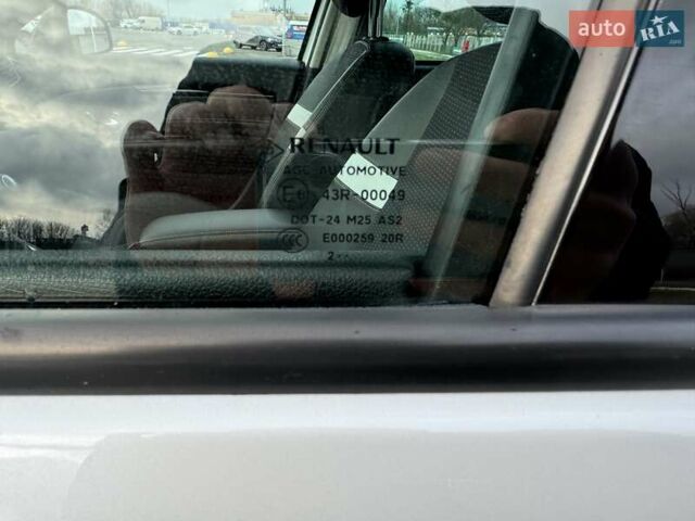 Белый Рено Гранд Сценик, объемом двигателя 1.5 л и пробегом 205 тыс. км за 10950 $, фото 12 на Automoto.ua