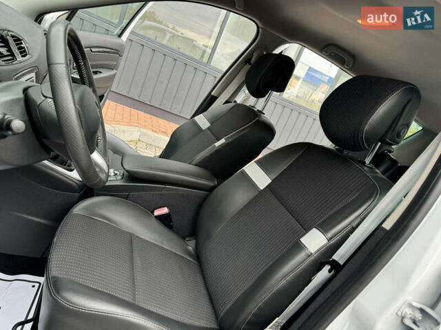 Белый Рено Гранд Сценик, объемом двигателя 1.6 л и пробегом 207 тыс. км за 9450 $, фото 61 на Automoto.ua