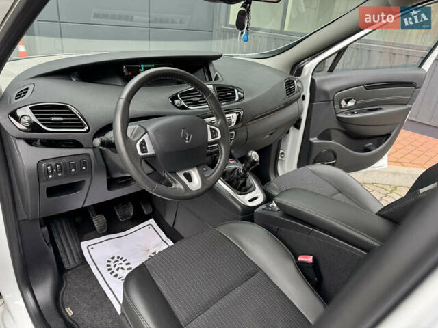 Белый Рено Гранд Сценик, объемом двигателя 1.6 л и пробегом 207 тыс. км за 9450 $, фото 64 на Automoto.ua