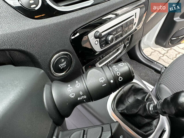 Белый Рено Гранд Сценик, объемом двигателя 1.6 л и пробегом 207 тыс. км за 9450 $, фото 72 на Automoto.ua