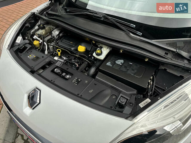 Белый Рено Гранд Сценик, объемом двигателя 1.6 л и пробегом 207 тыс. км за 9450 $, фото 121 на Automoto.ua