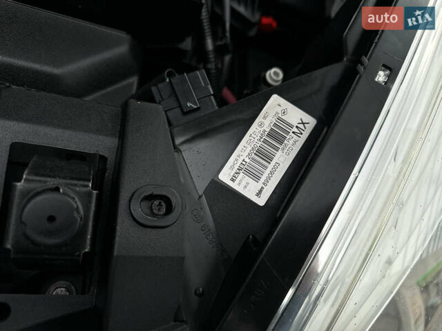 Белый Рено Гранд Сценик, объемом двигателя 1.6 л и пробегом 207 тыс. км за 9450 $, фото 122 на Automoto.ua