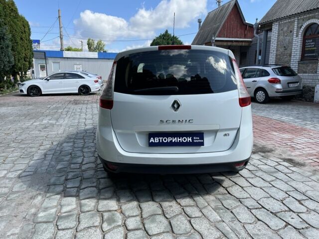 Белый Рено Гранд Сценик, объемом двигателя 1.5 л и пробегом 250 тыс. км за 7000 $, фото 5 на Automoto.ua