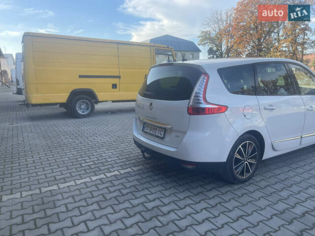 Белый Рено Гранд Сценик, объемом двигателя 1.6 л и пробегом 228 тыс. км за 7900 $, фото 4 на Automoto.ua