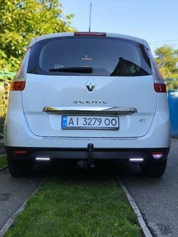 Білий Рено Гранд Сценік, об'ємом двигуна 1.6 л та пробігом 204 тис. км за 10300 $, фото 4 на Automoto.ua