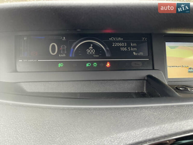 Белый Рено Гранд Сценик, объемом двигателя 1.6 л и пробегом 220 тыс. км за 9350 $, фото 21 на Automoto.ua