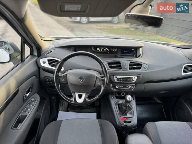 Білий Рено Гранд Сценік, об'ємом двигуна 1.5 л та пробігом 236 тис. км за 7800 $, фото 28 на Automoto.ua