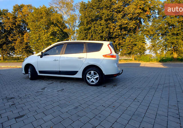 Белый Рено Гранд Сценик, объемом двигателя 1.5 л и пробегом 240 тыс. км за 8499 $, фото 3 на Automoto.ua