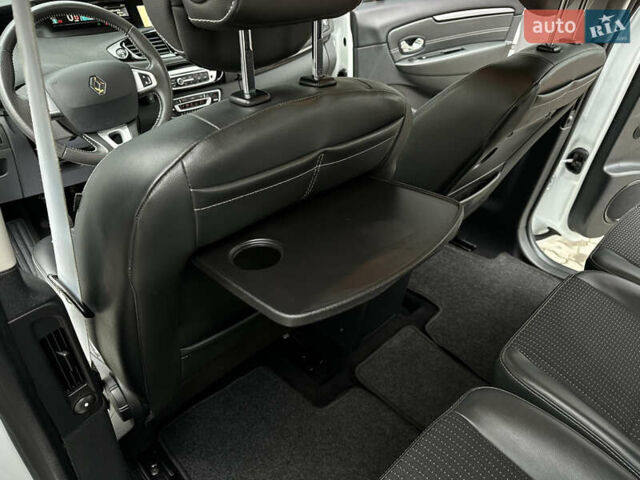 Белый Рено Гранд Сценик, объемом двигателя 1.6 л и пробегом 207 тыс. км за 9450 $, фото 82 на Automoto.ua