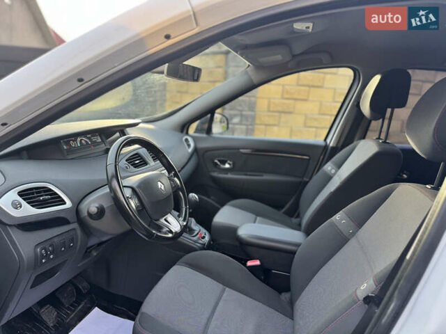 Білий Рено Гранд Сценік, об'ємом двигуна 1.5 л та пробігом 236 тис. км за 7800 $, фото 27 на Automoto.ua