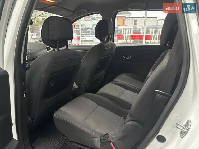 Білий Рено Гранд Сценік, об'ємом двигуна 1.46 л та пробігом 291 тис. км за 7790 $, фото 31 на Automoto.ua