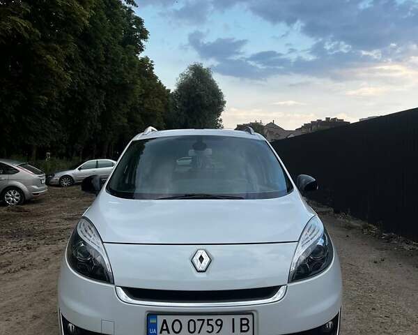 Білий Рено Гранд Сценік, об'ємом двигуна 1.6 л та пробігом 170 тис. км за 9500 $, фото 14 на Automoto.ua