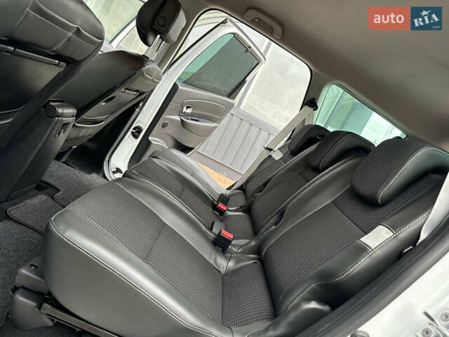 Белый Рено Гранд Сценик, объемом двигателя 1.6 л и пробегом 207 тыс. км за 9450 $, фото 78 на Automoto.ua