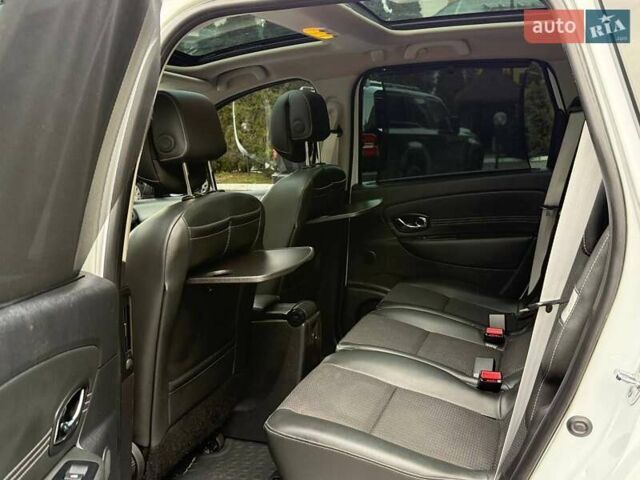 Белый Рено Гранд Сценик, объемом двигателя 1.6 л и пробегом 250 тыс. км за 8600 $, фото 13 на Automoto.ua