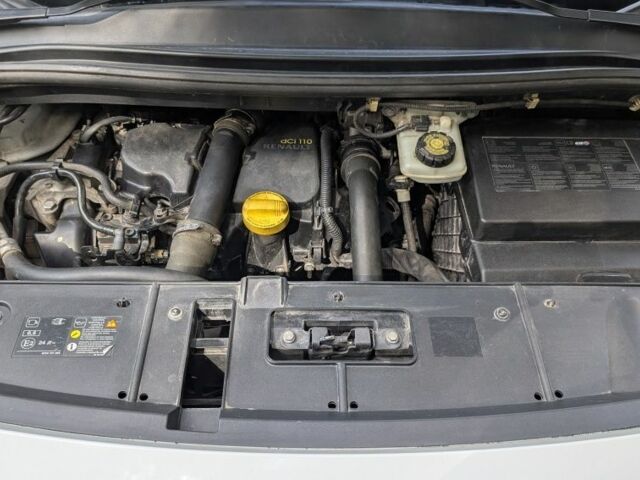 Белый Рено Гранд Сценик, объемом двигателя 1.5 л и пробегом 360 тыс. км за 8000 $, фото 2 на Automoto.ua