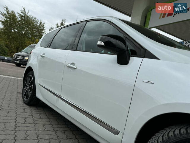 Белый Рено Гранд Сценик, объемом двигателя 1.6 л и пробегом 207 тыс. км за 9450 $, фото 13 на Automoto.ua