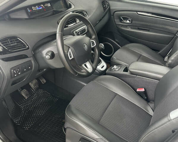 Білий Рено Гранд Сценік, об'ємом двигуна 1.5 л та пробігом 206 тис. км за 9700 $, фото 27 на Automoto.ua