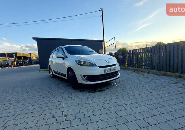 Белый Рено Гранд Сценик, объемом двигателя 1.5 л и пробегом 240 тыс. км за 8499 $, фото 12 на Automoto.ua