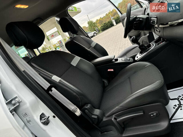 Белый Рено Гранд Сценик, объемом двигателя 1.6 л и пробегом 207 тыс. км за 9450 $, фото 91 на Automoto.ua