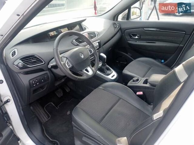 Білий Рено Гранд Сценік, об'ємом двигуна 1.5 л та пробігом 242 тис. км за 8250 $, фото 14 на Automoto.ua