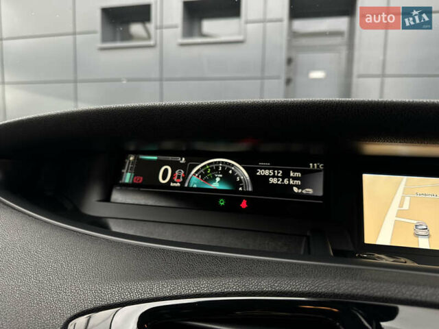 Белый Рено Гранд Сценик, объемом двигателя 1.6 л и пробегом 207 тыс. км за 9450 $, фото 100 на Automoto.ua