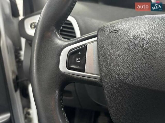 Білий Рено Гранд Сценік, об'ємом двигуна 1.46 л та пробігом 291 тис. км за 7790 $, фото 21 на Automoto.ua