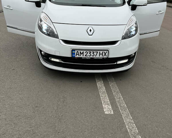 Белый Рено Гранд Сценик, объемом двигателя 1.46 л и пробегом 280 тыс. км за 8100 $, фото 14 на Automoto.ua